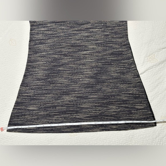 Lululemon: Women’s Sleeveless Top - Picture 5 of 6